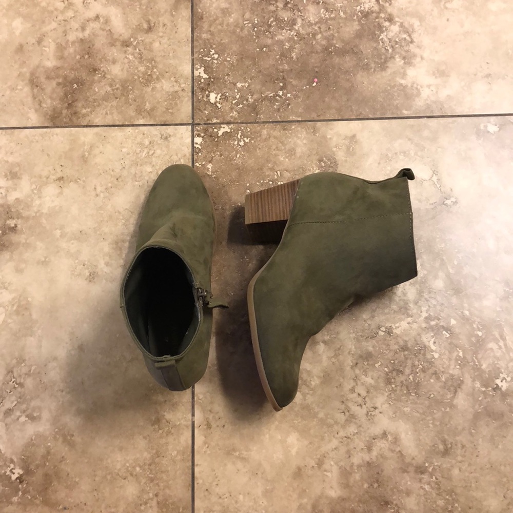 Never Worn Army Green Old Navy Booties!